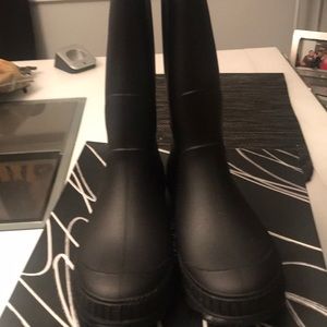 Back youth rain boots